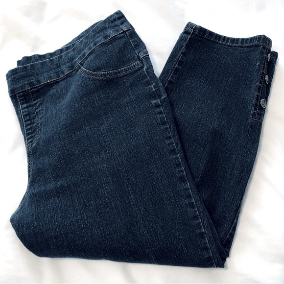 XL Dark Wash Denim Capris with Leg accent - Picture 2 of 7